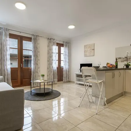 Rolycar 204 Apartment *