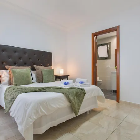 Apartment Rolycar 204 *